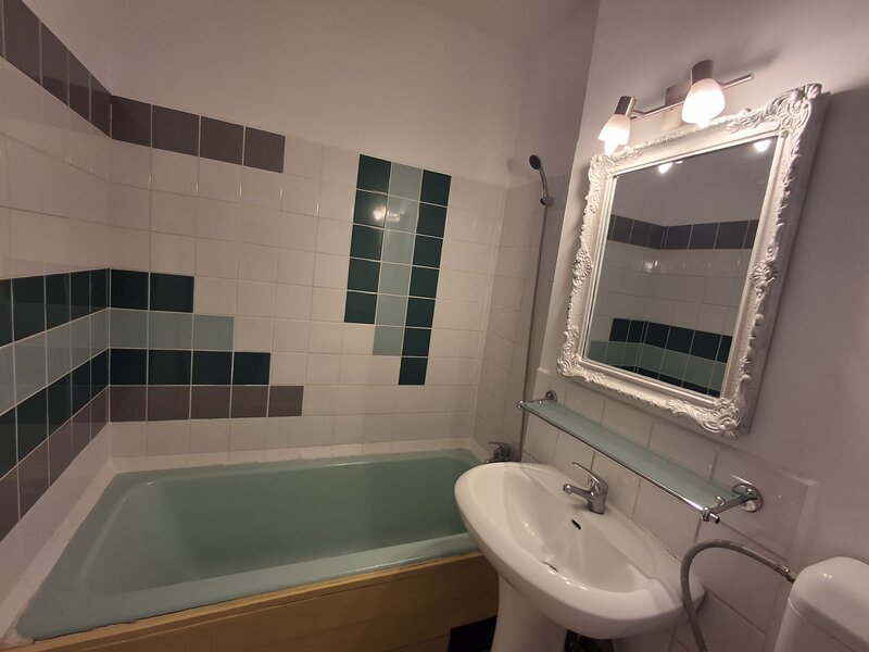 Ion Mihalache, Hotel Samaa